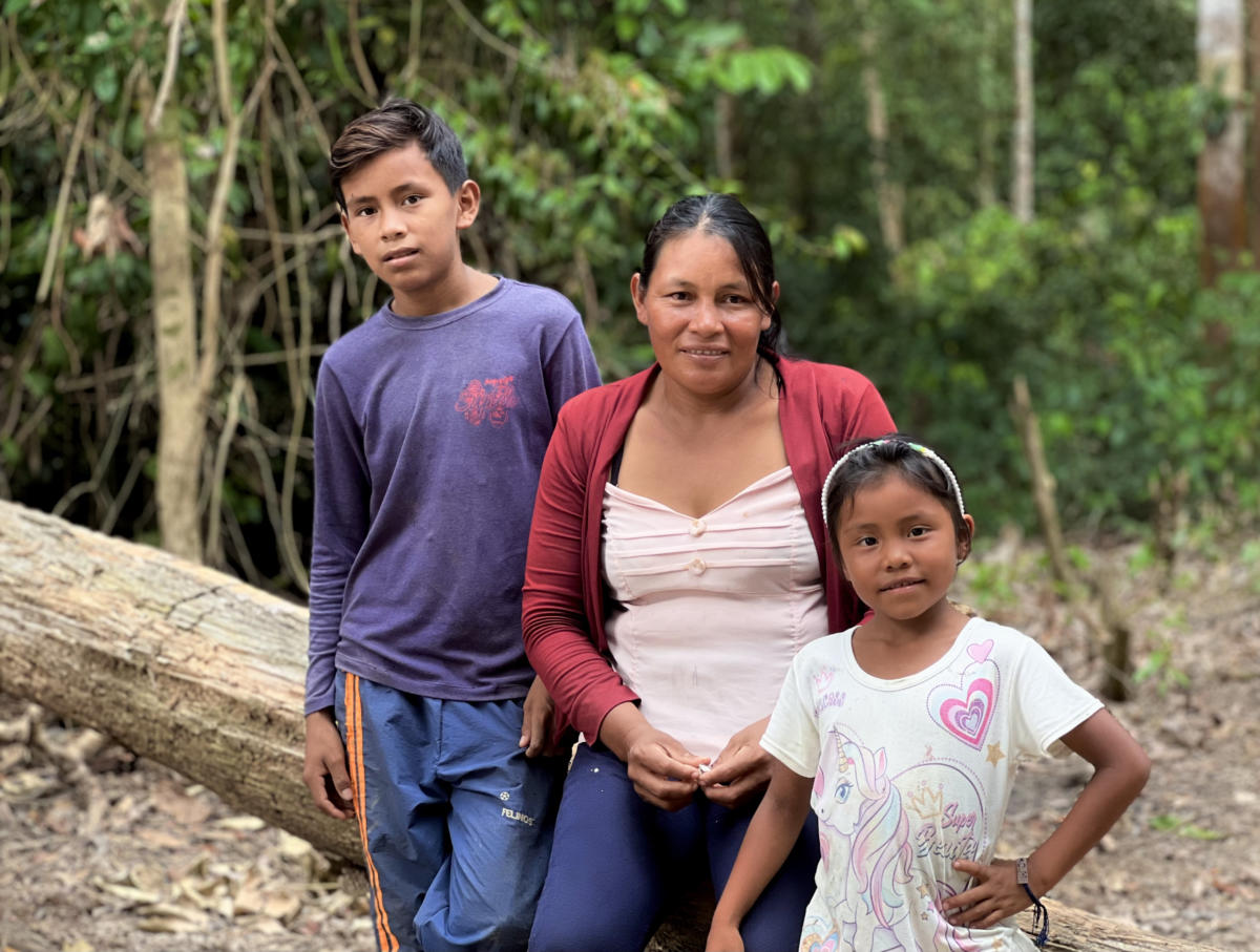 Temporada 2022-2023. Familia durante el monitoreo de Tortuga Charapa.